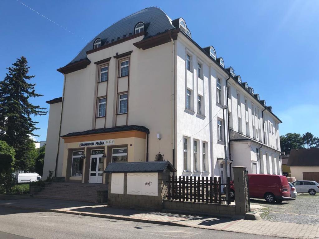 Grandhotel Nový Bor المظهر الخارجي الصورة